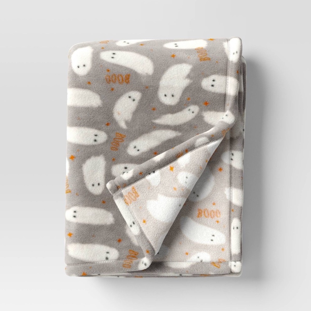 Halloween Ghost Printed Plush Throw Blanket Gray/Ivory - Hyde & EEK!